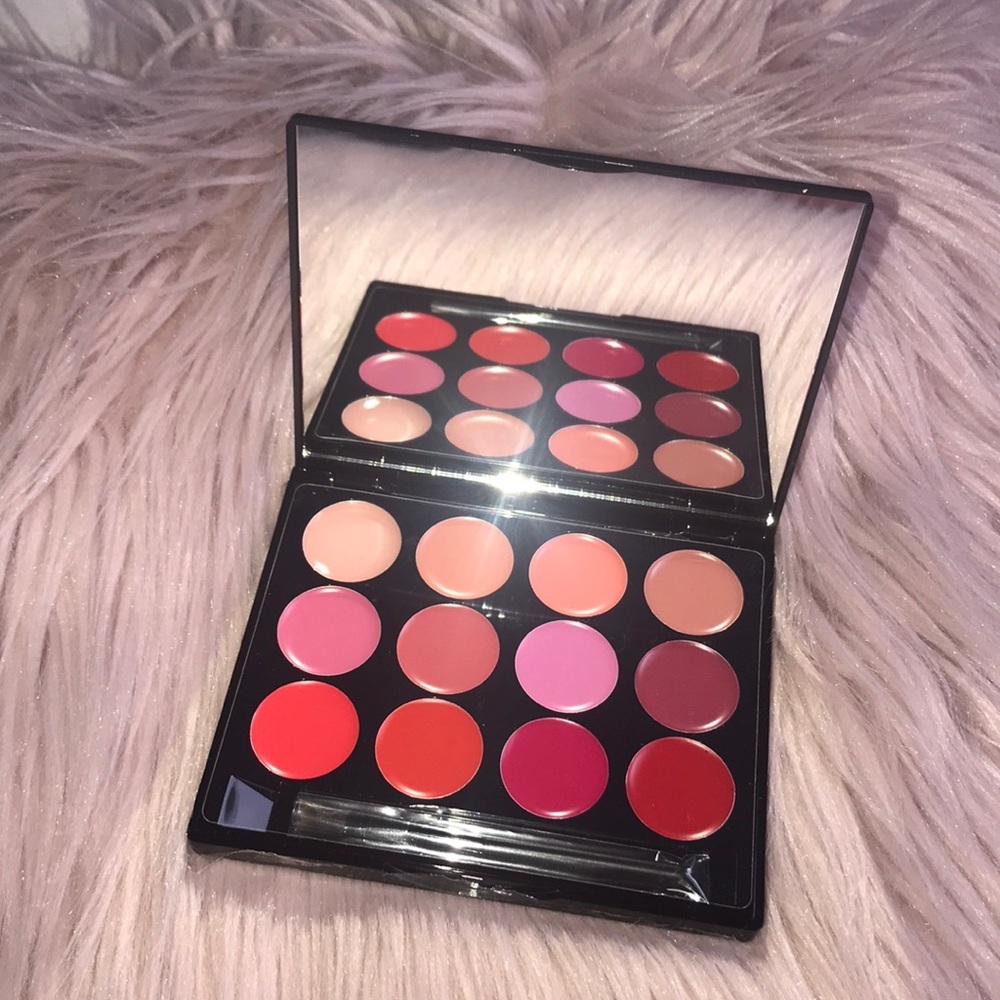 ISH LIP STATEMENT PALETTE